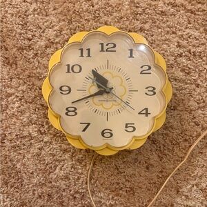 Vintage General Electric Kitchen Wall Clock WORKS USA Plastic